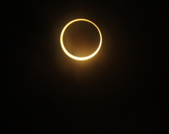 金環日食（7:32)