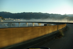 朝霧を見下ろす