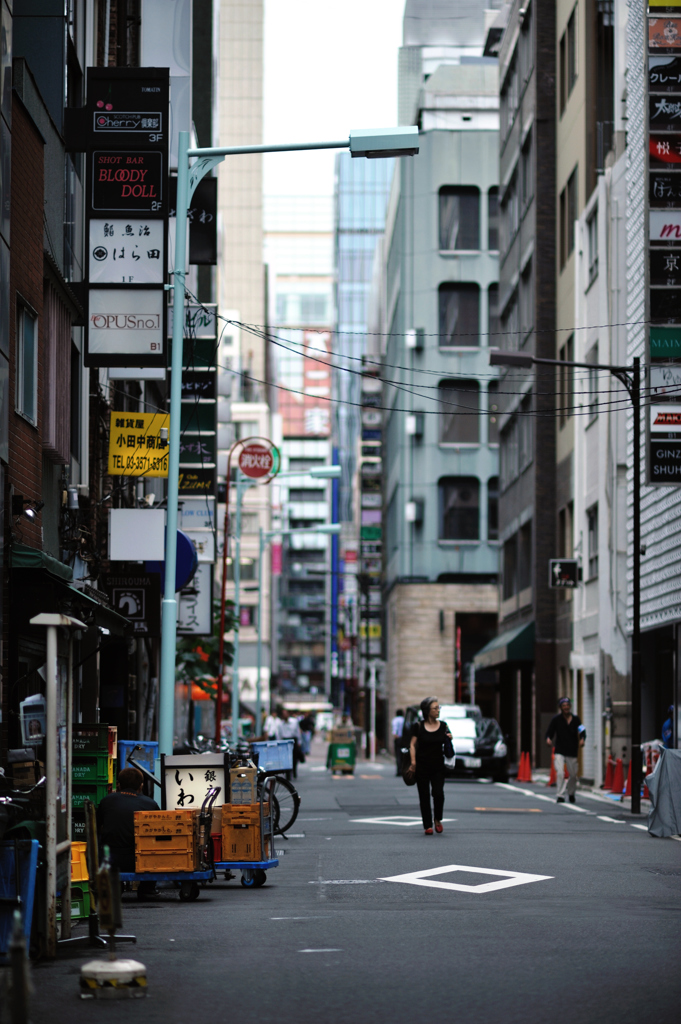 銀座裏通り13時