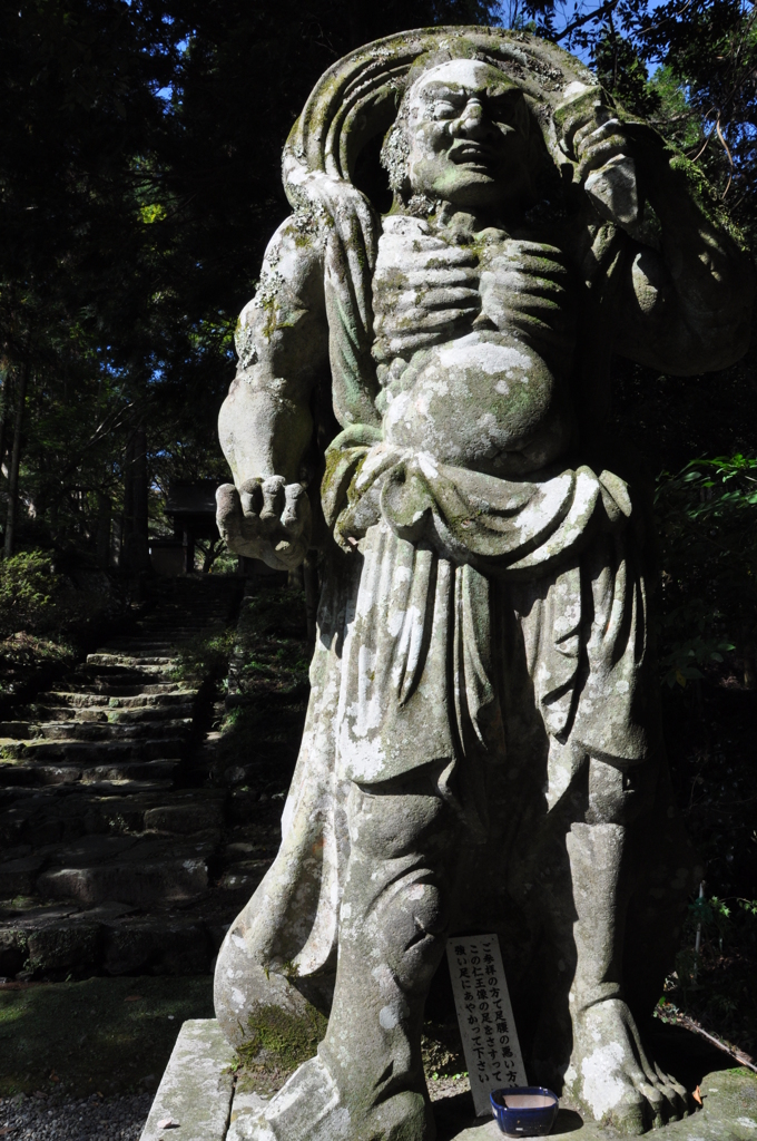 両子寺　山門の仁王