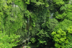 裏見れずの滝