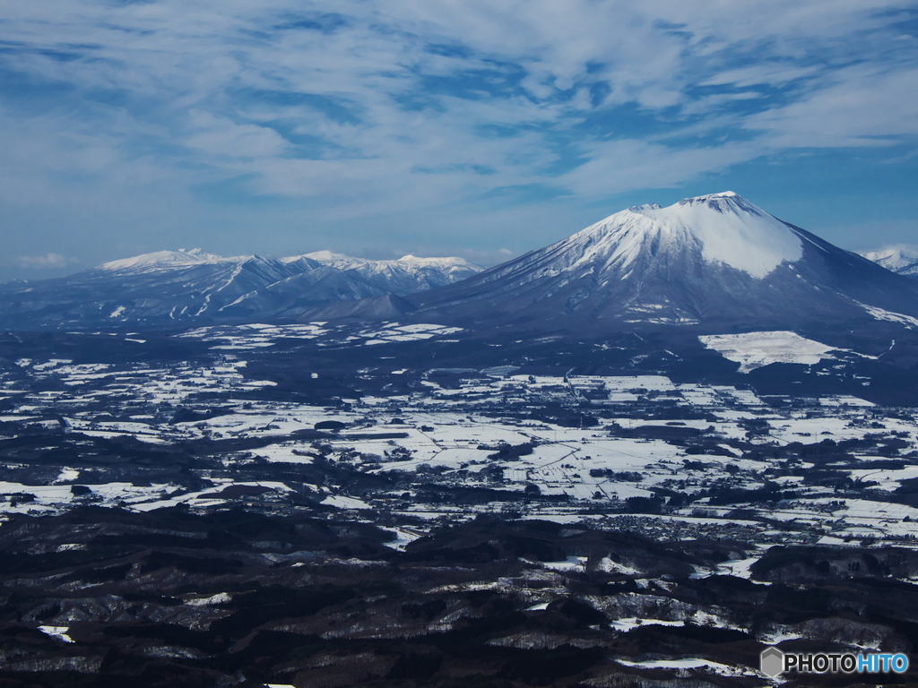 秋田駒を従えて