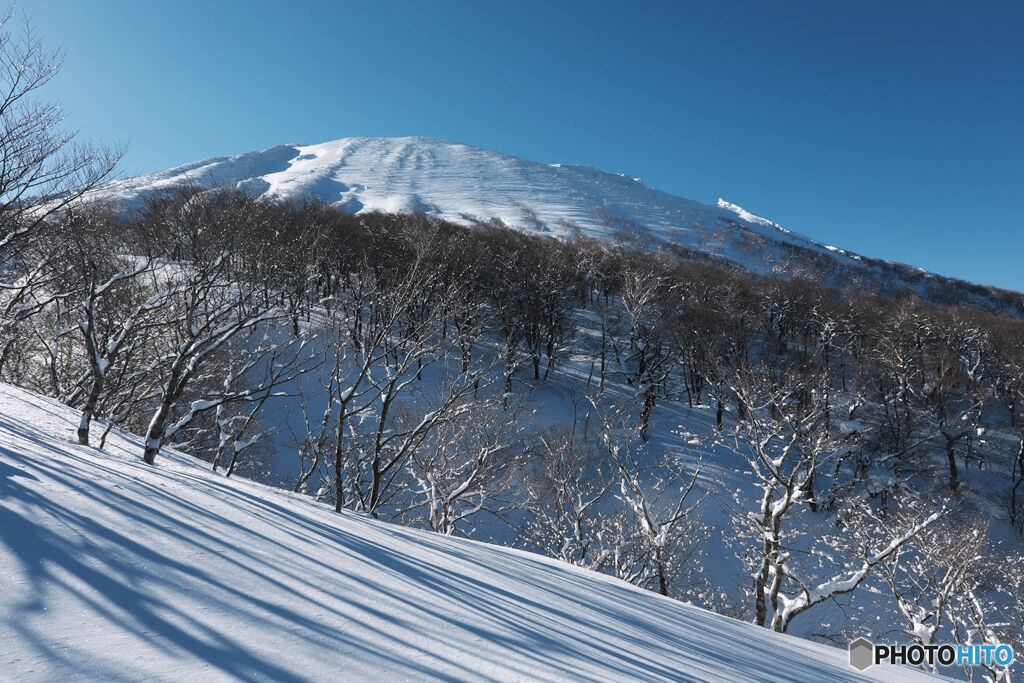 現れた山容