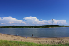 夏雲と釣り少年