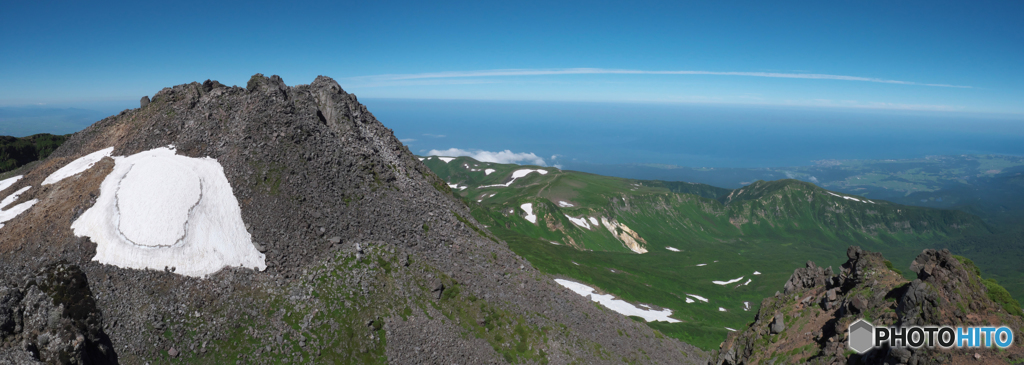 新山と稲倉岳