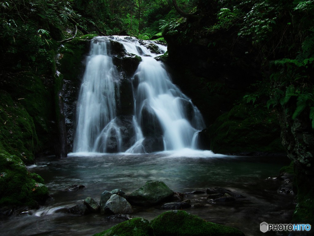 鬼子沢の無名滝