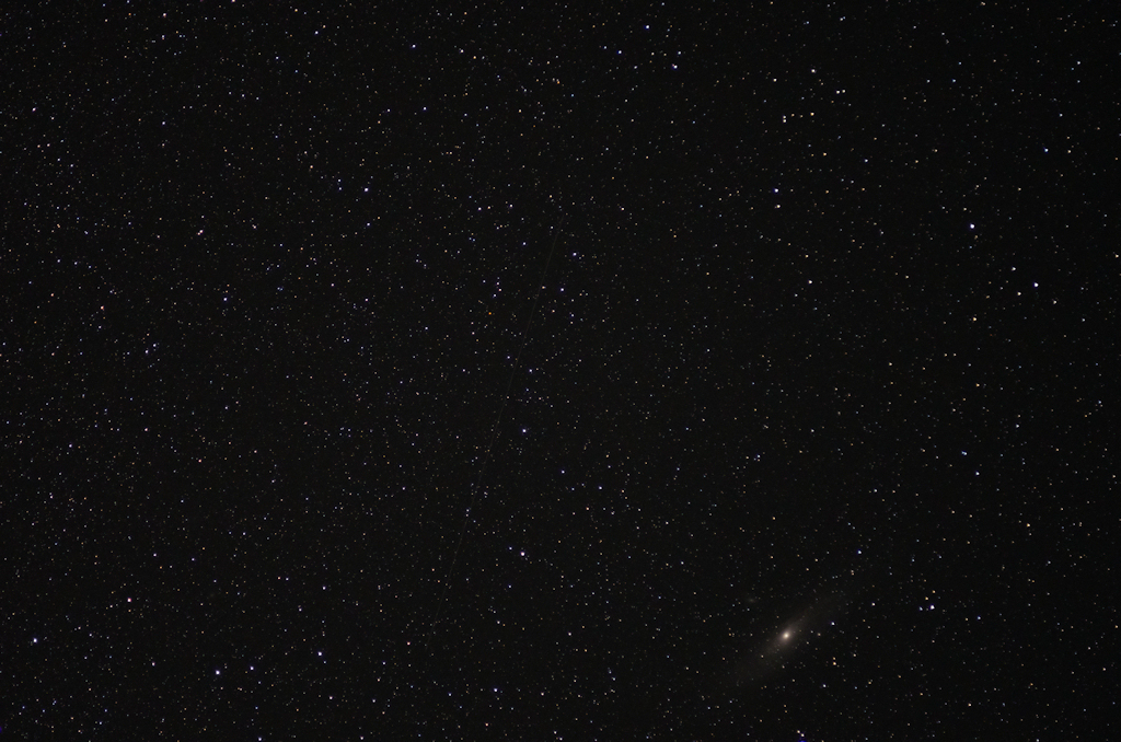 アンドロメダと人工衛星