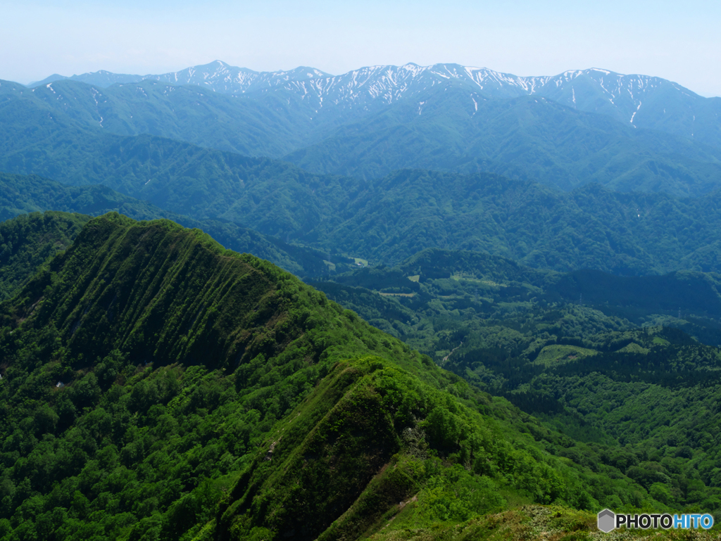 屏風岳と神室連峰