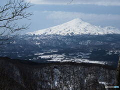 雪解けの頃・鳥海山