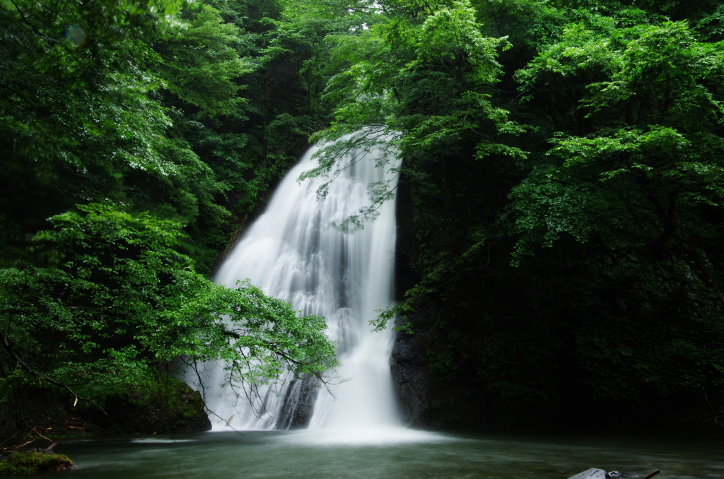 峨瓏の滝01