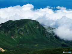 雲纏う稲倉岳