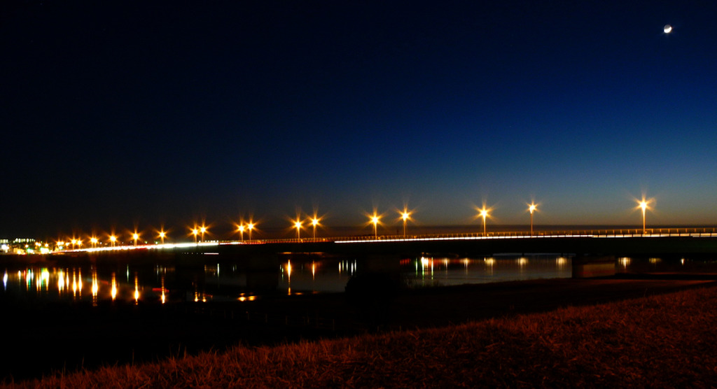 月と橋