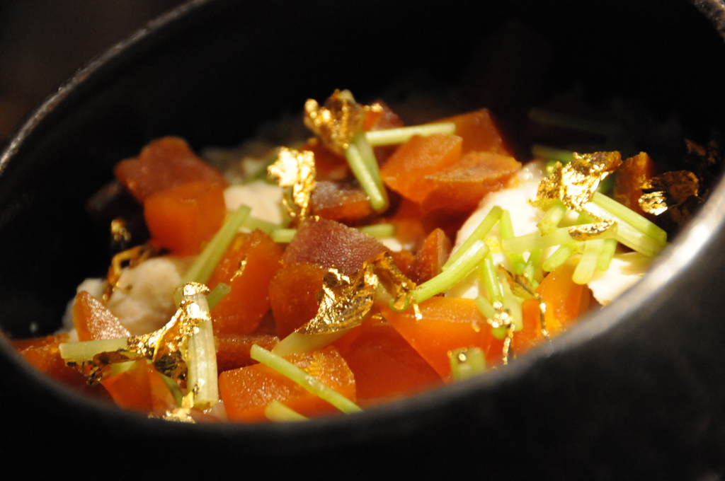 金箔の混ぜ御飯です。