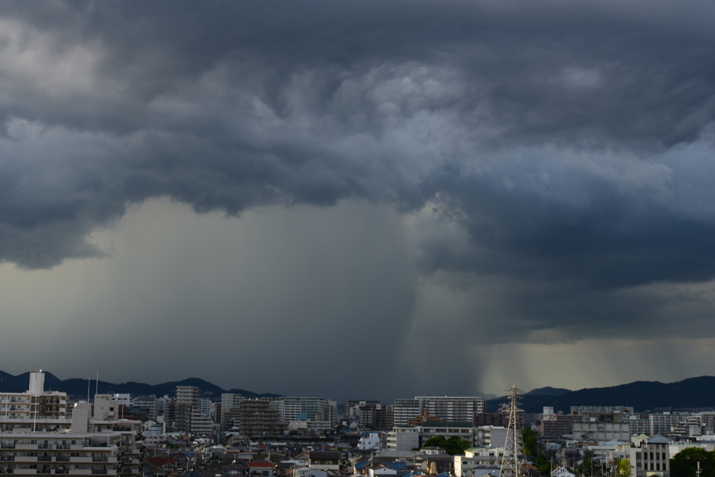 雨の境目(北の空)