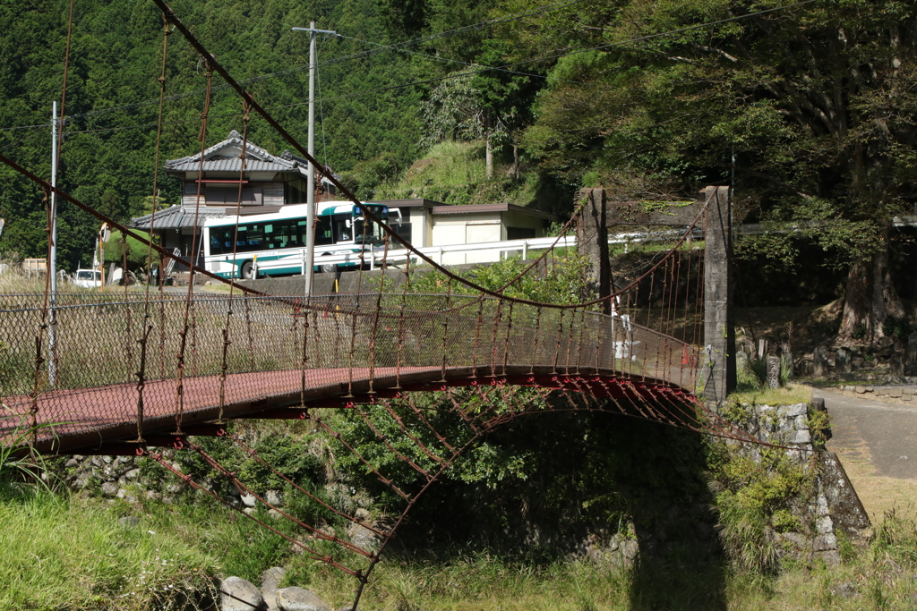 消える吊り橋