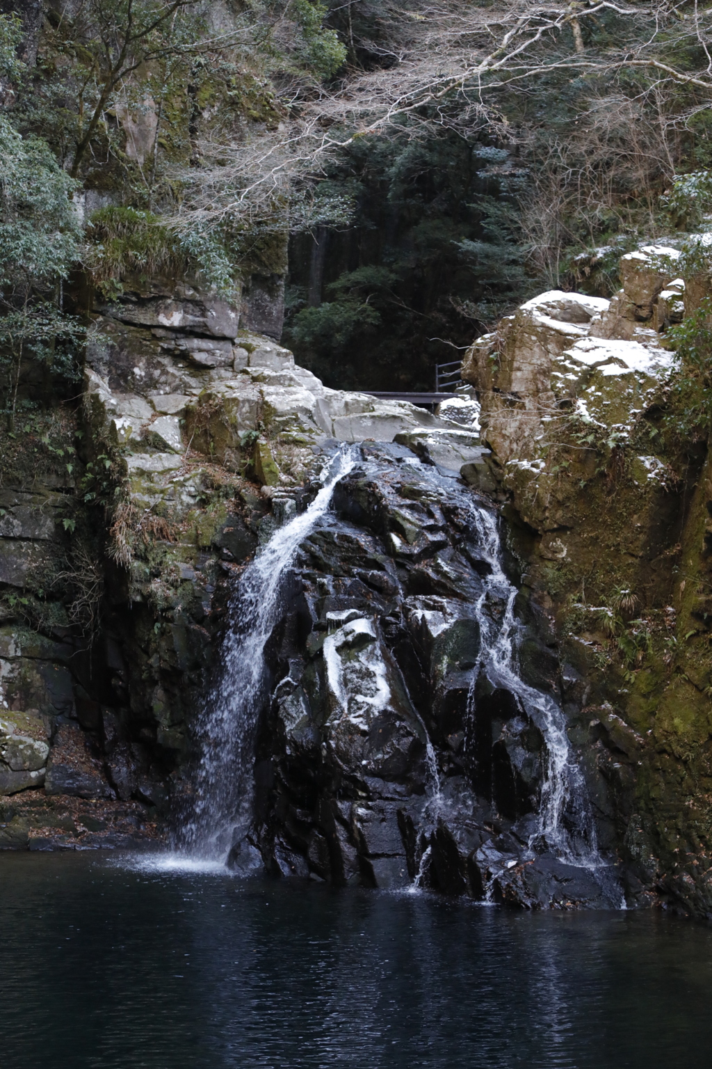 赤目滝　凍寒