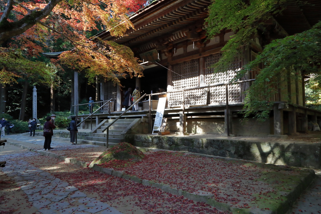 秋深し　室生寺