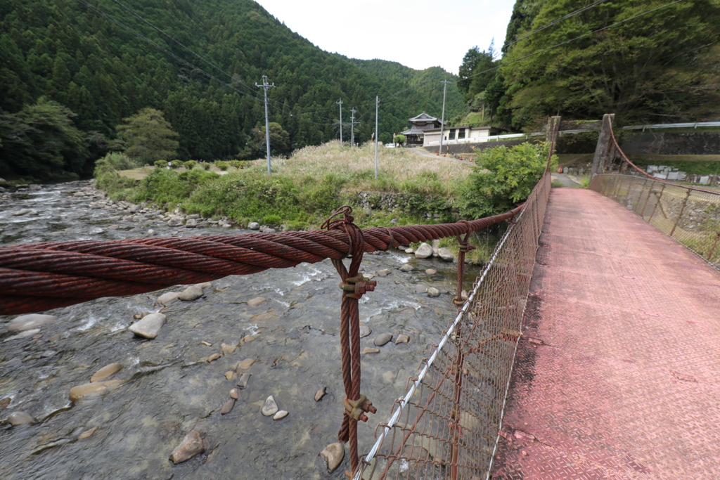 消える吊り橋