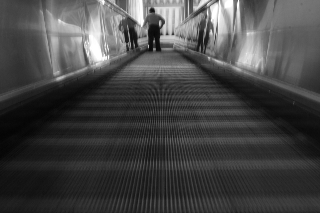 現実へのエスカレーター