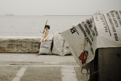 マニラ湾の人形