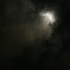 雲の隙間からの金環日食