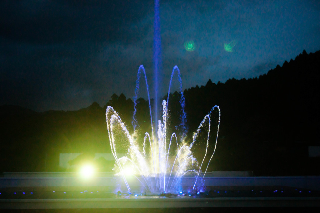 水のイルミネーション！