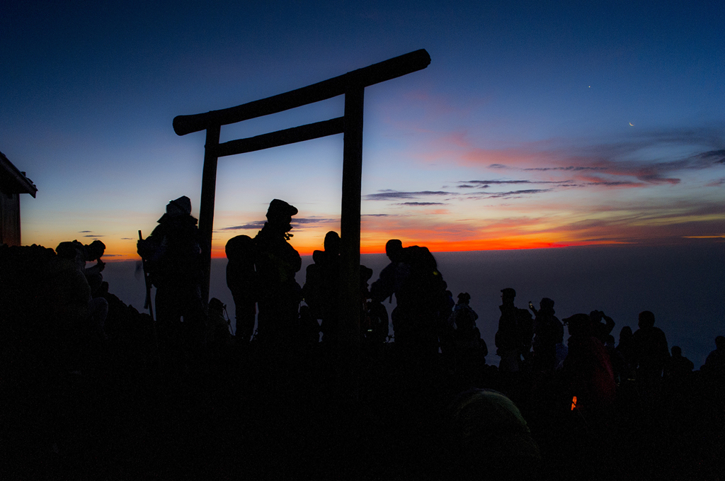 富士山・ご来光待ち
