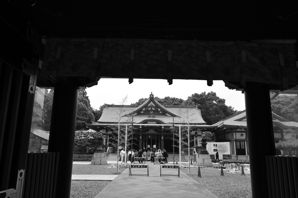 厳かに集合写真を