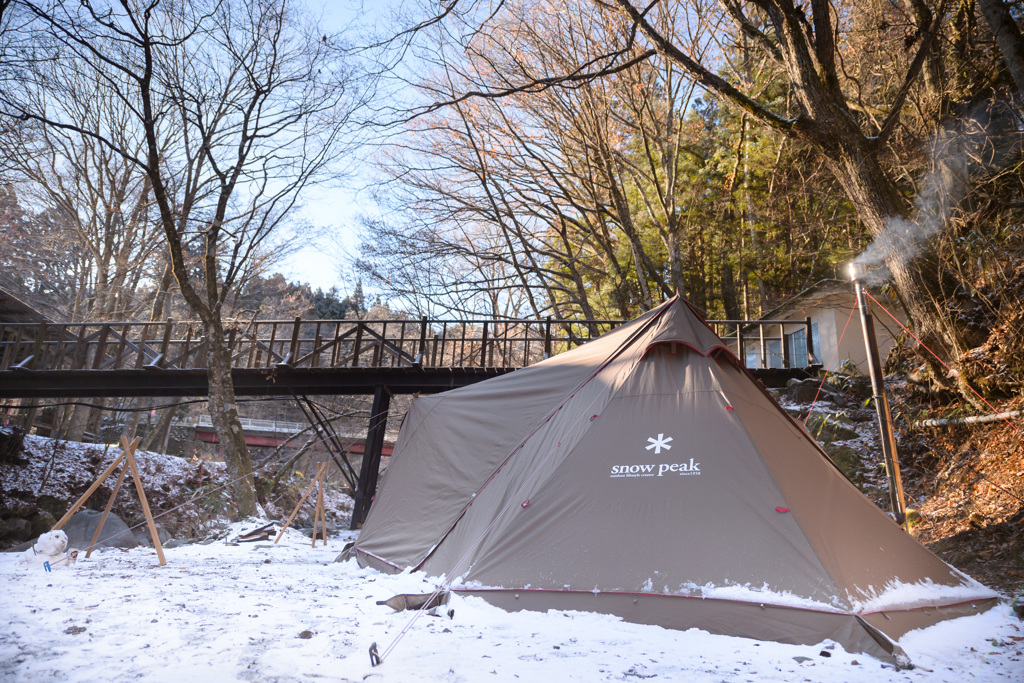 初雪と薪ストキャンプ