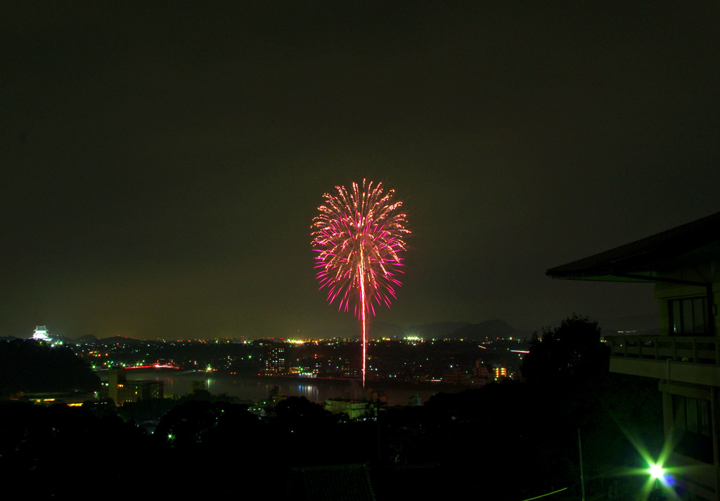 花火と城
