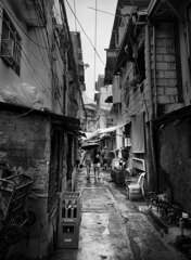 雨の路地裏