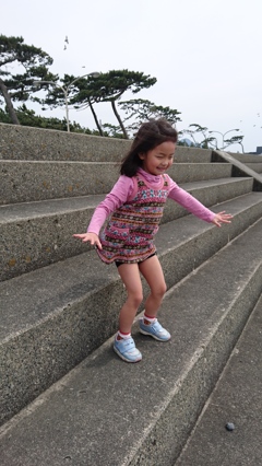 風 つよっ
