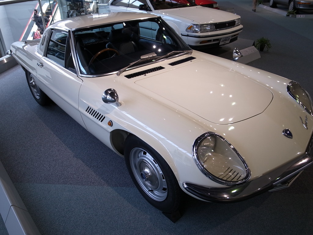 コスモ　スポーツ