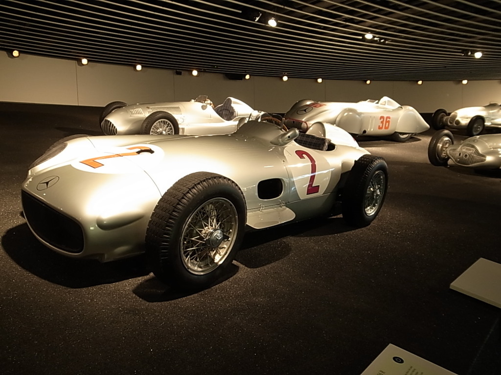 往年のシルバーアロー