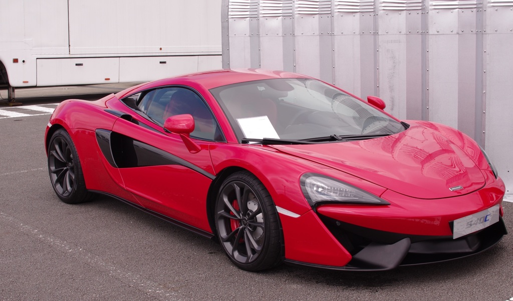 ピットの裏には