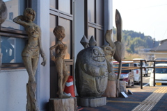 駅の彫刻