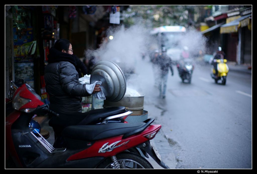 Hanoi streetshot LeicaME_Noctilux50/0.95