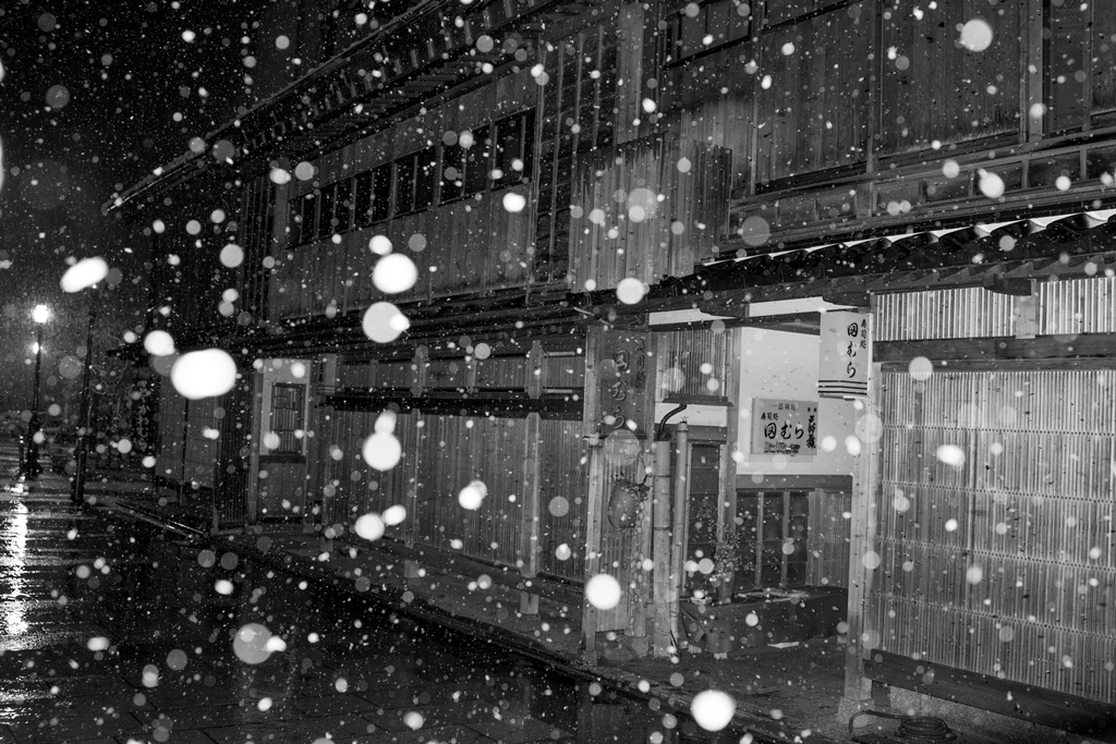 雪と茶屋街