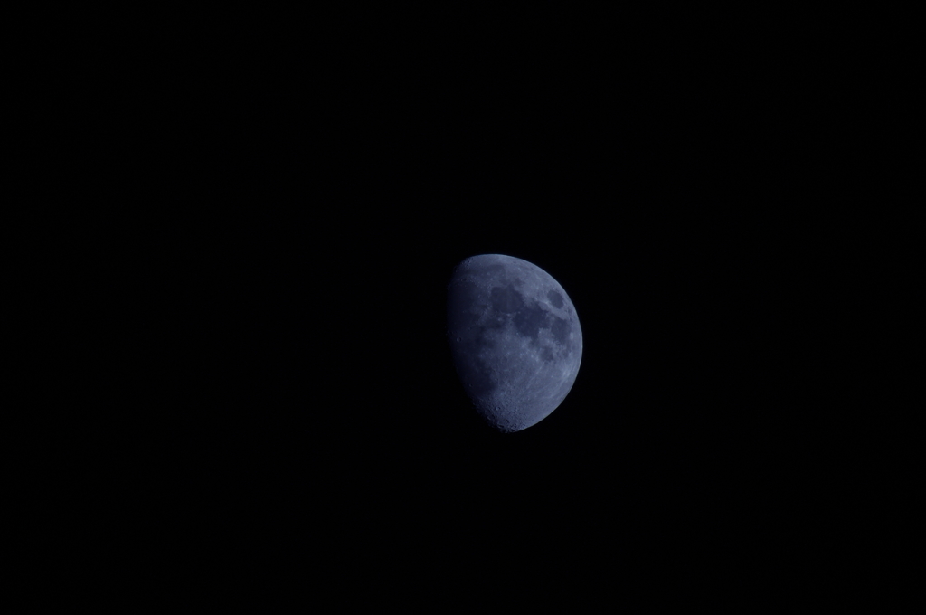 なんとなく月を撮ってみた