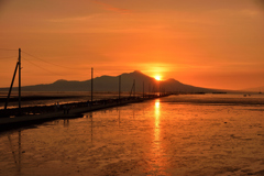 長部田海床路の夕景