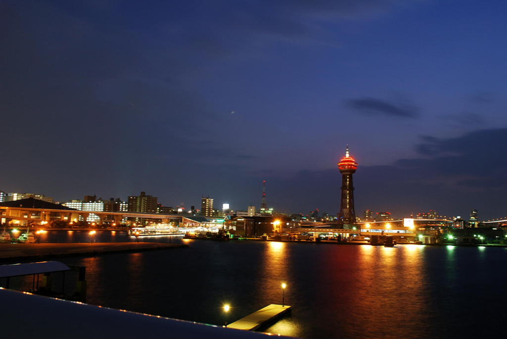博多埠頭の夜景