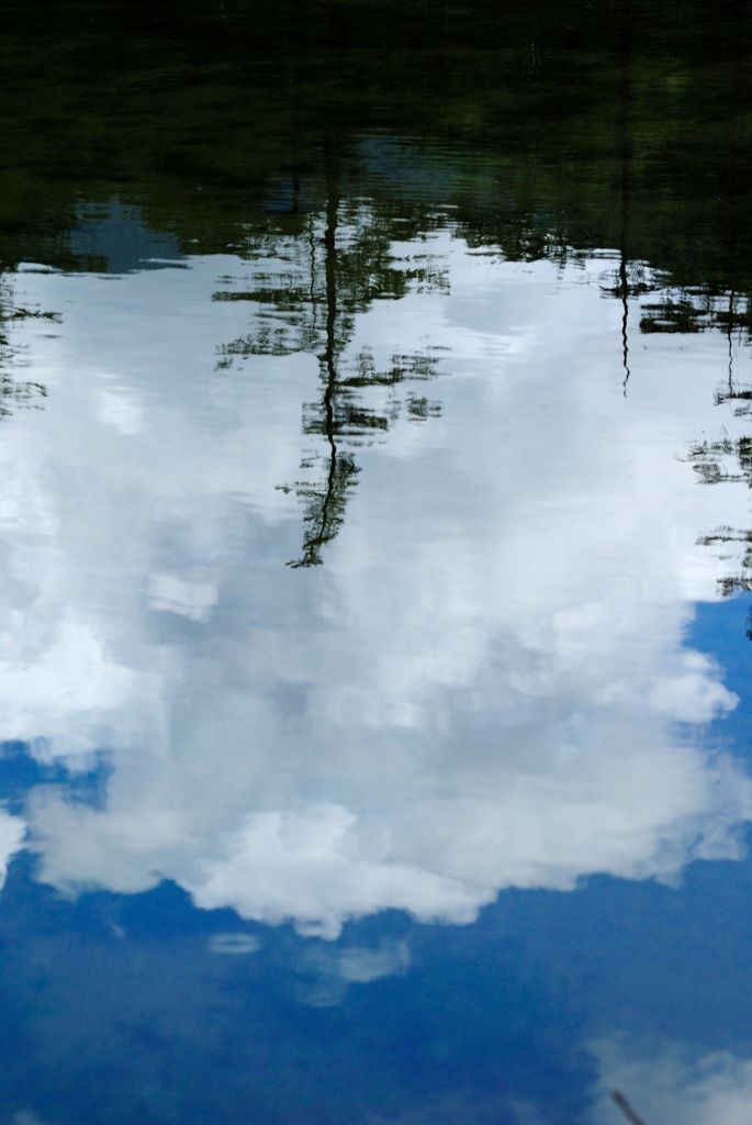 水の中の雲