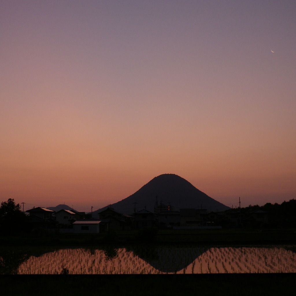 朝の讃岐富士