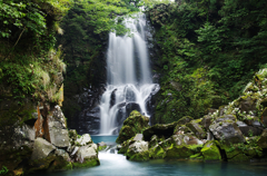 青い滝～にかほ・奈曽の白滝～