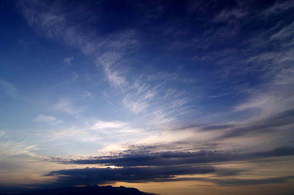 片翼の空