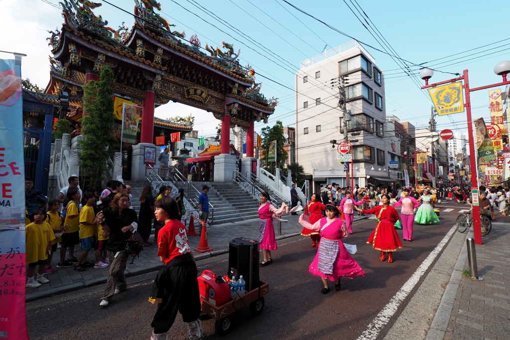 踊りを奉納します