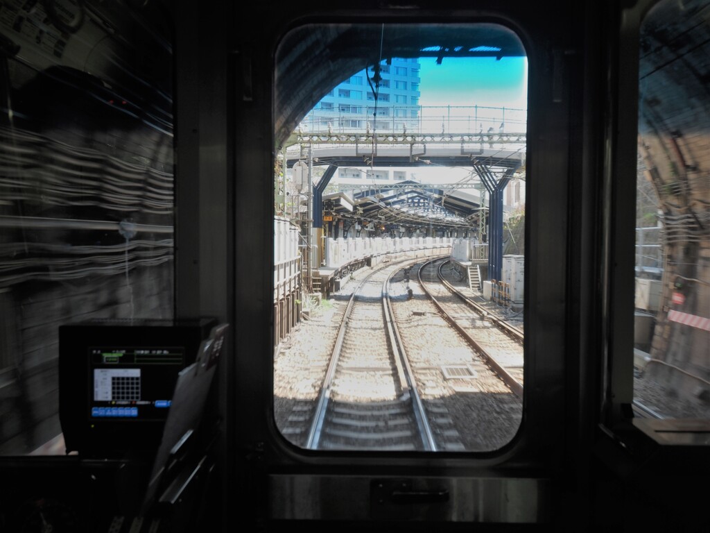 トンネルを抜けると