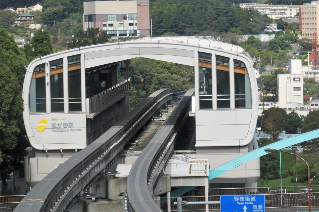 戦闘機のカタパルトのよう