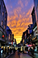 夕焼けの横浜元町商店街