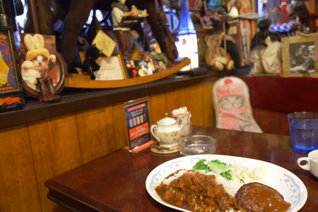 ランチは新宿のカフェ・アルル